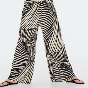 H& M Elegant Black and Cream Striped Wide Leg Pants SZ XXL